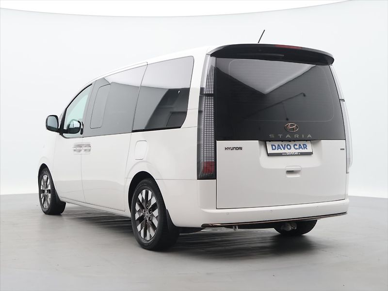 Hyundai Staria 2,2 CRDi 130kW Luxury 4x4 AUT - fotka 5 z 37
