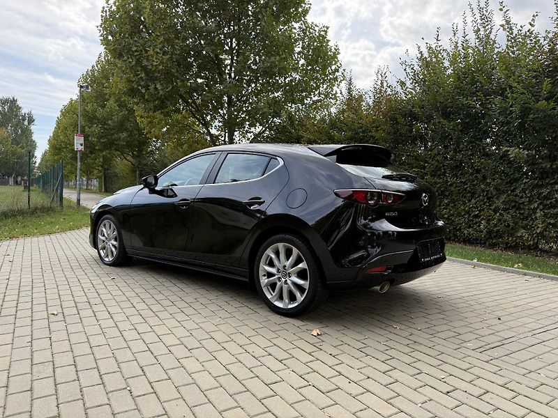 Mazda 3 2.0 Skyactiv-X Mild-Hybrid - fotka 7 z 35