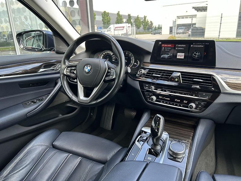 BMW Řada 5 5540i xDrive Luxury Line - fotka 14 z 37