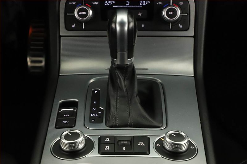 Volkswagen Touareg (2015) 3.0 TDI, 4X4, Automat, Kůže - fotka 10 z 19