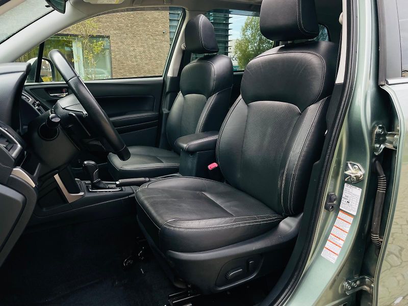 Subaru Forester 2.0i 1.MAJITEL TAŽNÉ SERVISKA - fotka 29 z 48