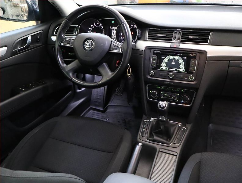 Škoda Superb (2014) Greenline 1.6 TDI, Navi - fotka 7 z 22
