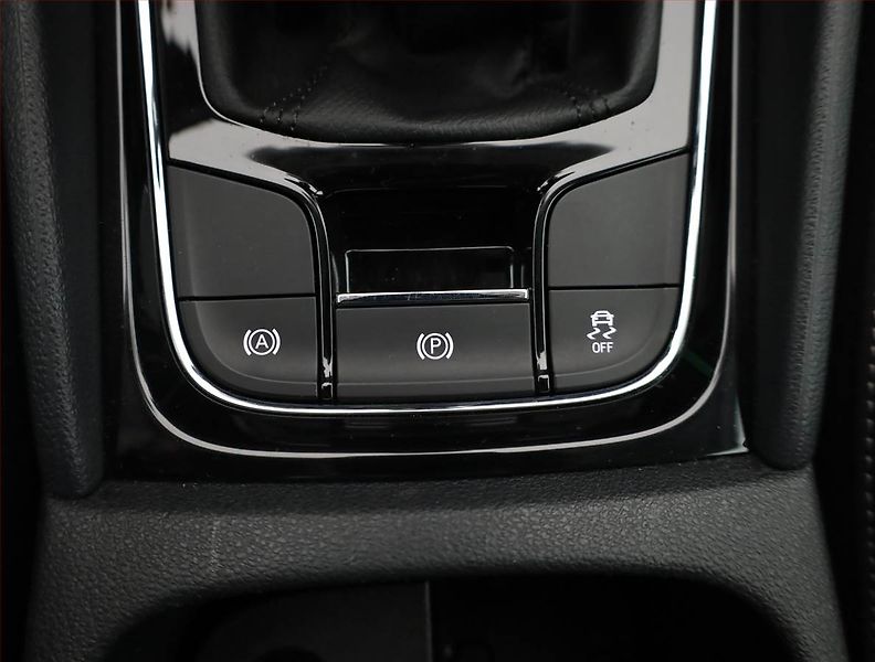 Škoda Karoq (2018) Ambition 2.0 TDI, 4X4 - fotka 17 z 20