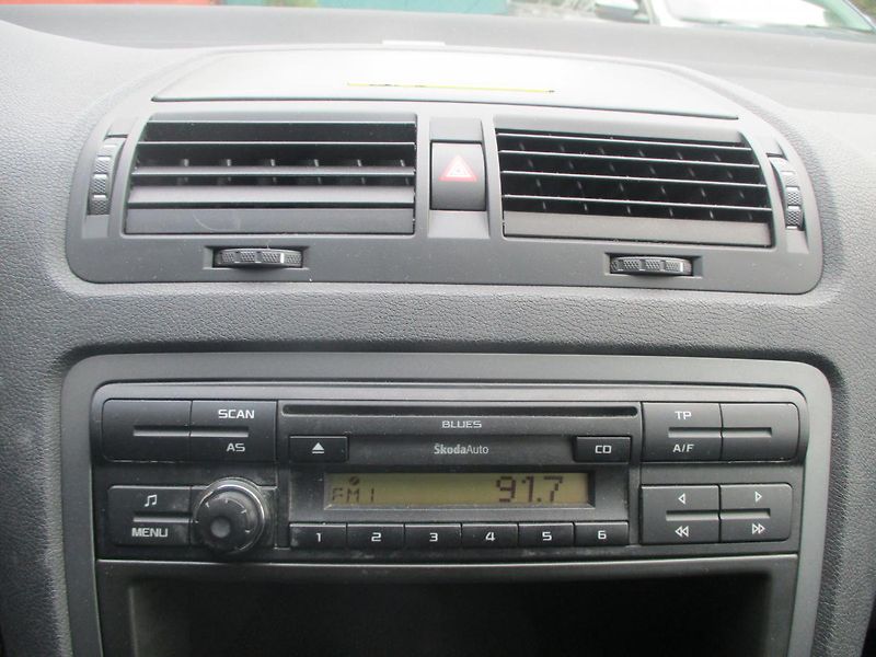 Škoda Octavia 1.4 TSi +sada kol - fotka 22 z 32