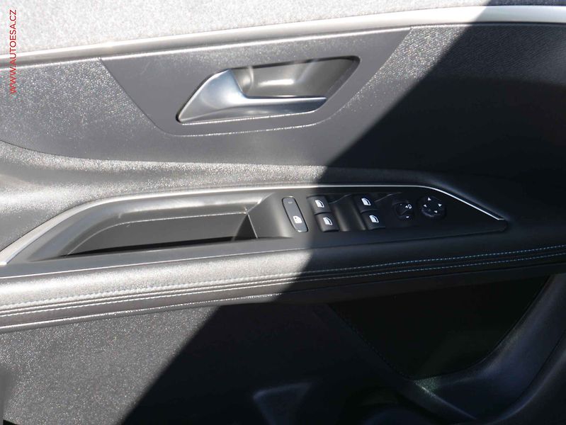 Peugeot 3008 (2019) 2.0 HDi, Crossway, AT, panor - fotka 16 z 18