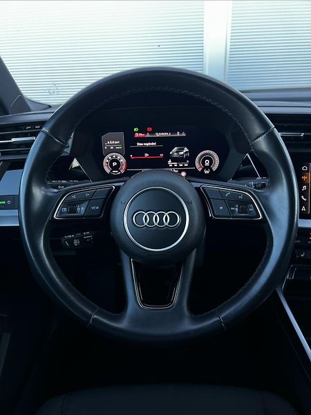 Audi A3 35TFSI 110kW Aut S-Line DPH TZ - fotka 8 z 23