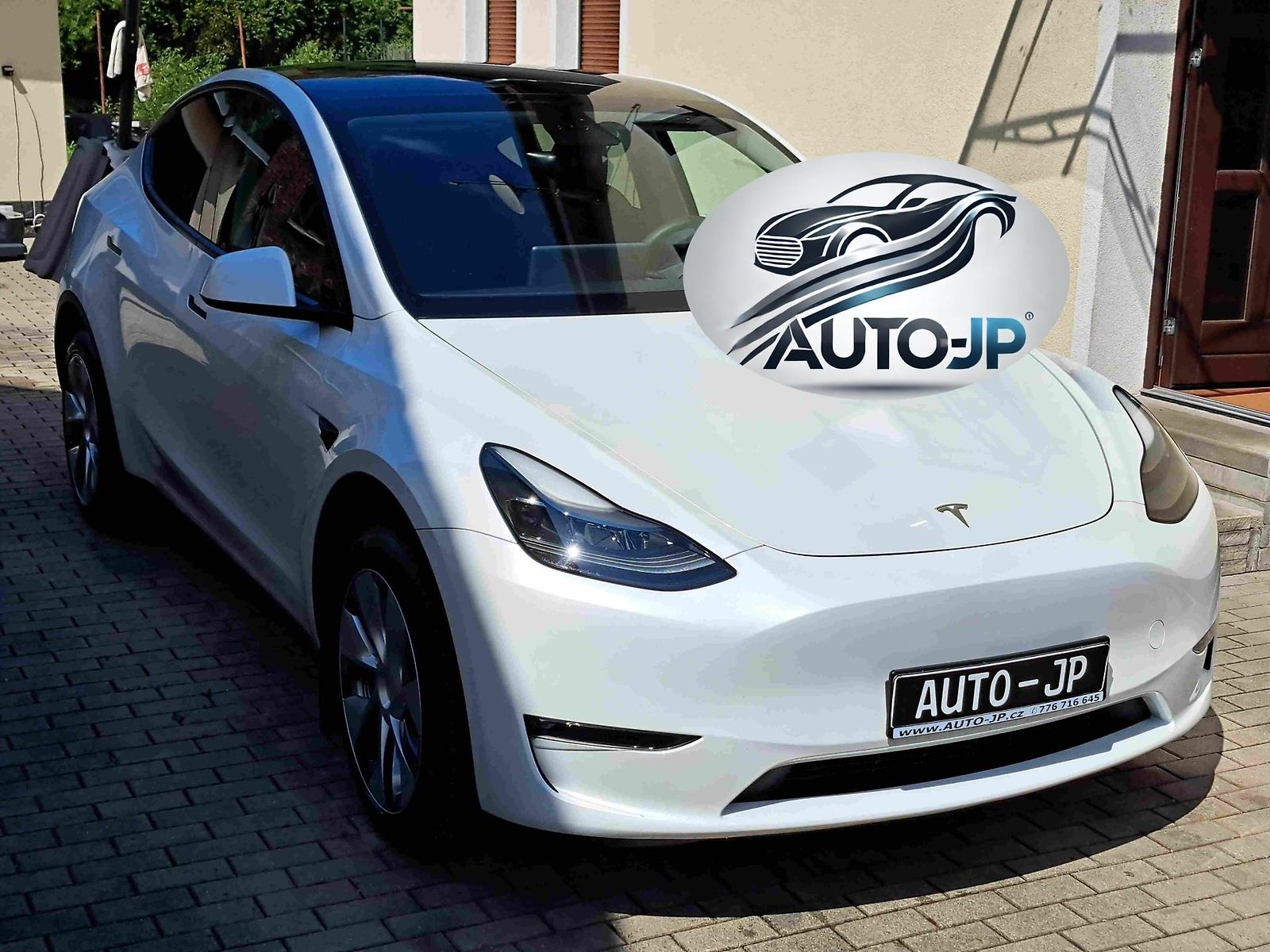 Tesla Model Y AWD Long Range    PŘIPRAVUJEME