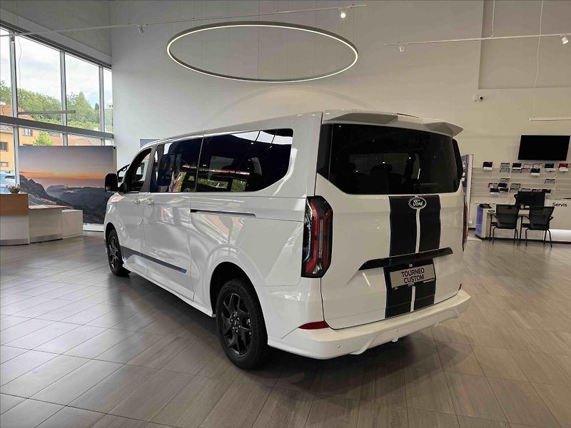 Ford Tourneo (2026) 2,0 EcoBlue 125 kW/170k  Custo - fotka 6 z 20