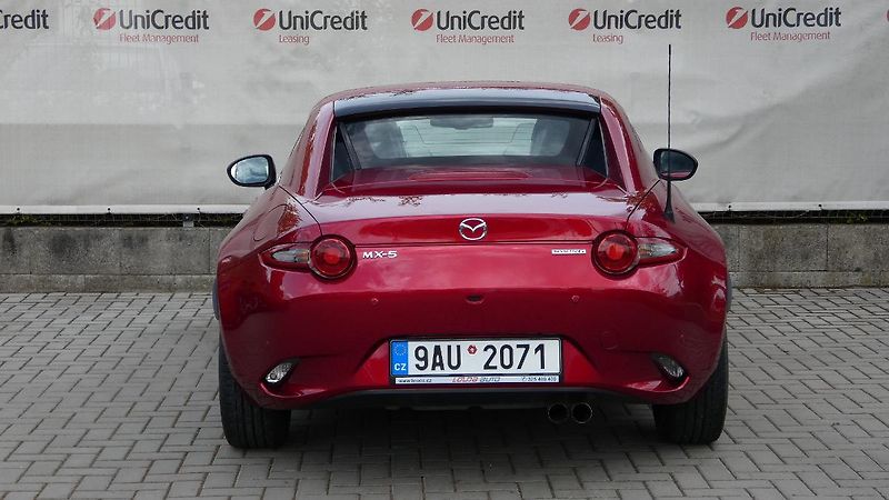 Mazda MX-5 RF 2.0 Skyactiv-G184 Exclusive - fotka 5 z 22