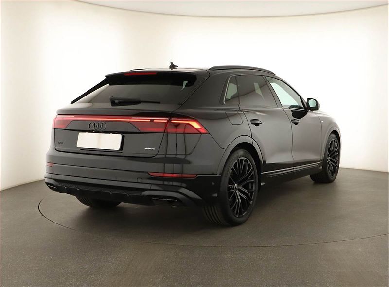 Audi Q8 (2025) 50 TDI, S-LINE, VZDUCH - fotka 5 z 20