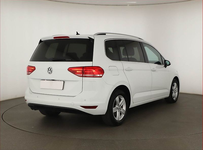 Volkswagen Touran (2016) Highline 2.0 TDI, Automat - fotka 5 z 17
