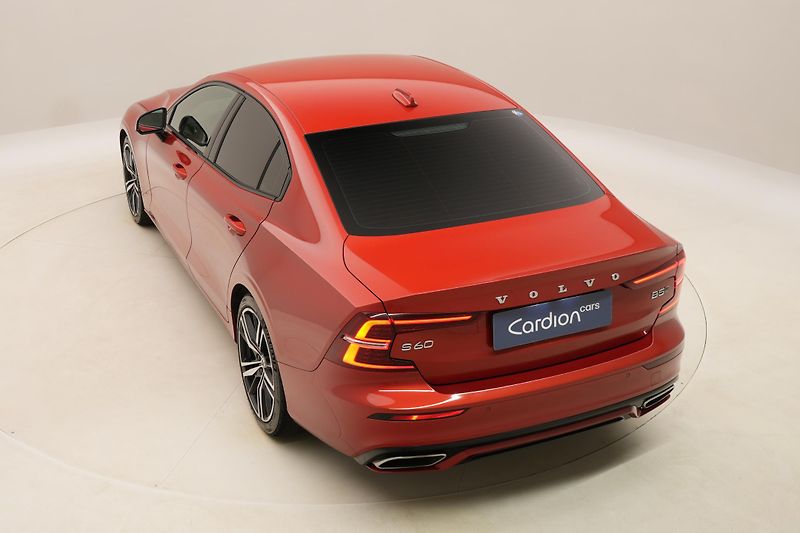 Volvo S60 B5 AWD R-DESIGN AUT  - fotka 17 z 48