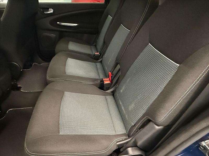 Ford S-MAX 1,6 EcoBoost 118kw TITANIUM - fotka 8 z 18