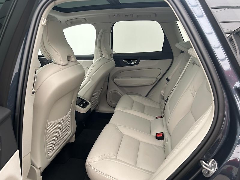 Volvo XC60 2.0  B4 4x4 ULTIMATE - fotka 12 z 33