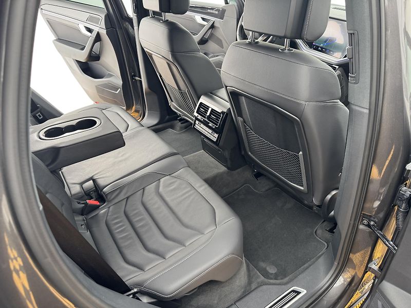 Volkswagen Touareg 3.0Tdi*1-MAJ*DPH*HUD*R-LINE* - fotka 15 z 50