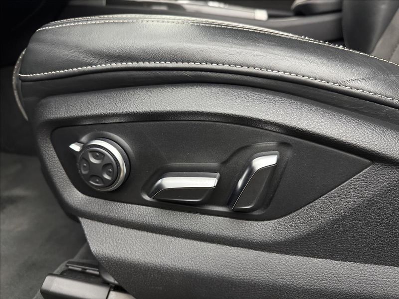Audi SQ7 4,0 V8 MATRIX BOSE DPH 360° CZ - fotka 40 z 52