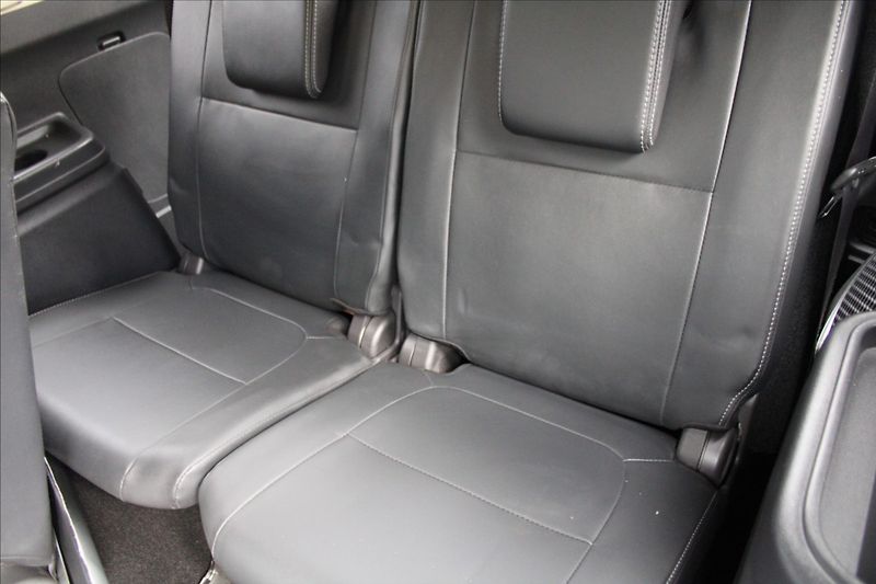 Mitsubishi Outlander 2,0 i  A/T,4x4,7.MÍST,INSTYLE+ - fotka 28 z 38