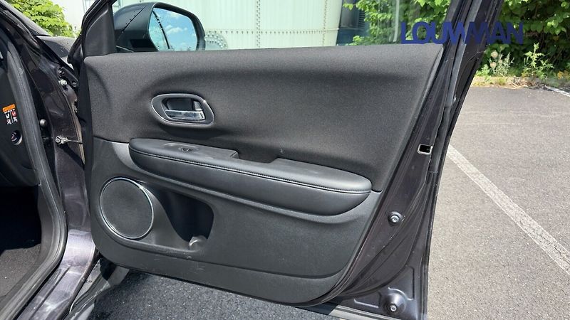 Honda HR-V 1.5 i-VTEC Elegance - fotka 14 z 23