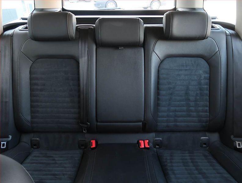 Volkswagen Passat (2018) 2.0 TDI, 4X4, Automat, Kůže - fotka 10 z 19