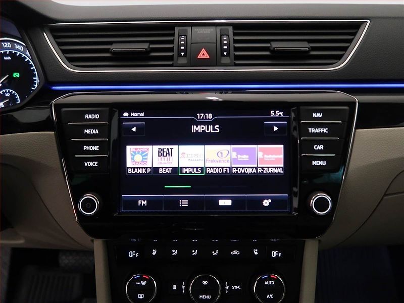 Škoda Superb (2016) Laurin&Klement 2.0 TSI, 4X4 - fotka 12 z 16