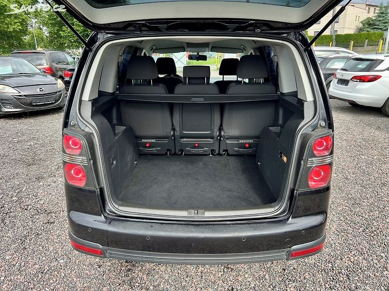 Volkswagen Touran (2007) Cross 1.4 TSI 125 kW DSG - fotka 19 z 19