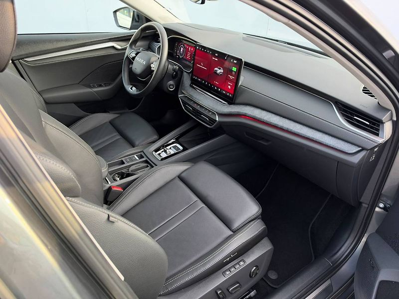 Škoda Octavia combi Exclusive Selection 1,5 - fotka 6 z 37