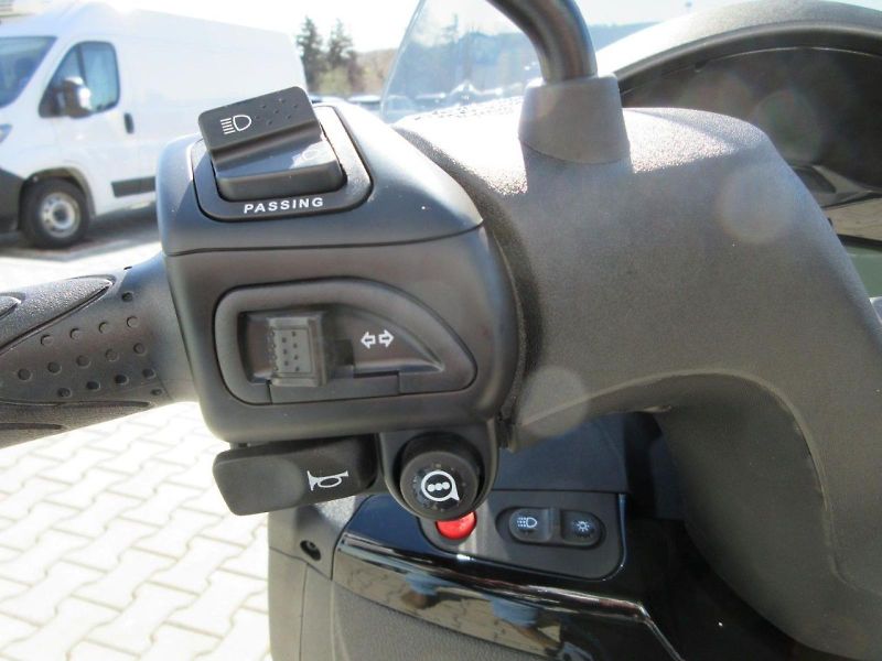 Piaggio (2026) MP3 310 S e5+ - fotka 10 z 12