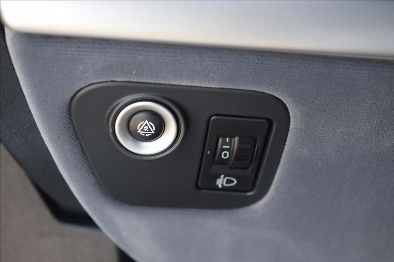 Peugeot 807 2,0 HDI 100KW 7MÍST PO STK - fotka 32 z 46