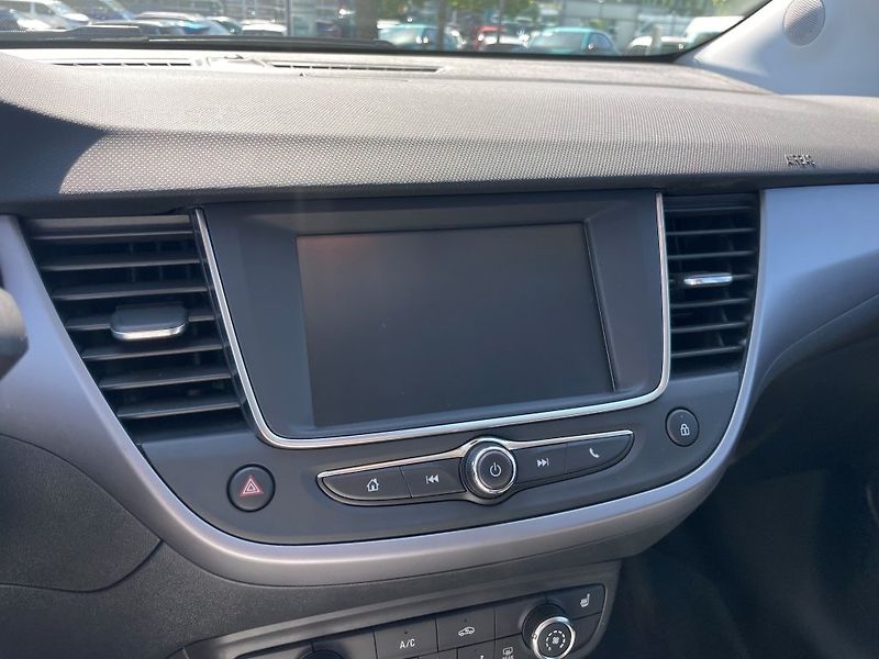 Opel Crossland X Enjoy 1,2 Turbo, ČR, 1. maj - fotka 17 z 33