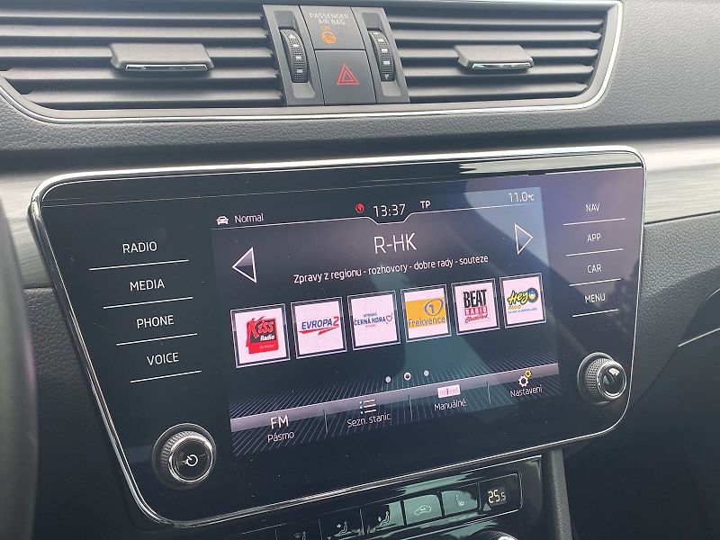 Škoda Superb (2020) 2.0 TDI DSG Style - fotka 13 z 32