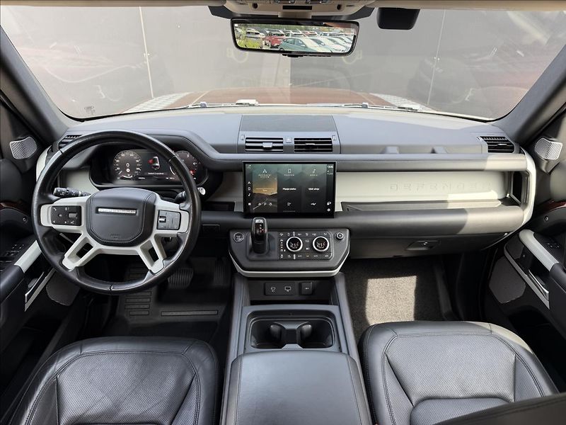 Land Rover Defender 3,0 130 D300 First Ed. 8MÍST - fotka 18 z 50