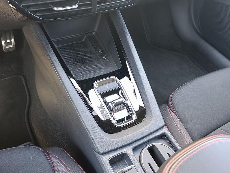 Škoda Octavia RS 2.0TSI 180kW ČR 1.MAJ DPH - fotka 26 z 31
