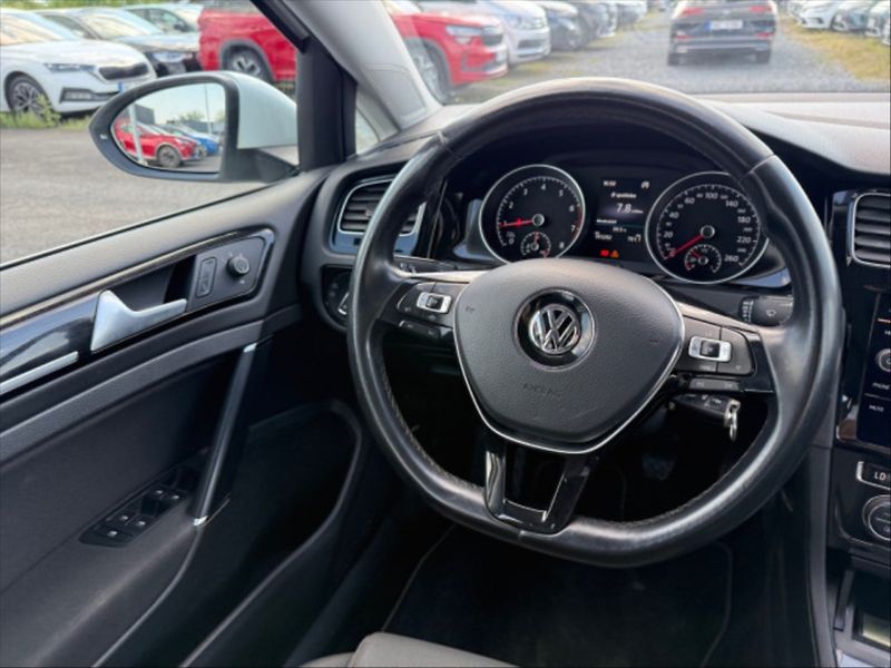 Volkswagen Golf 1,5 TSI EVO 110 Highline - fotka 10 z 10