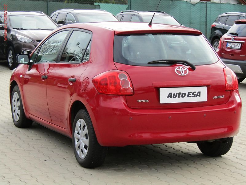 Toyota Auris (2009) 1.3 VVT-i, ČR, AC, STK8/27 - fotka 6 z 14