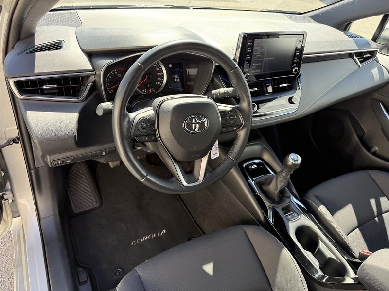 Toyota Corolla 1,2 Comfort - fotka 8 z 19