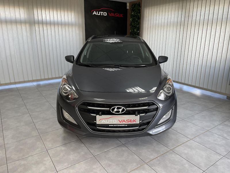 Hyundai i30 1.6 i 88kW ČR 1.MAJ.REZERVACE  - fotka 4 z 23