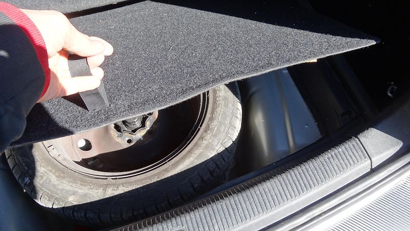 Volkswagen Golf Kombi 1.6TDi Klima, Navi - fotka 9 z 10