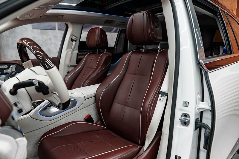 Mercedes-Benz GLS Maybach - fotka 9 z 34