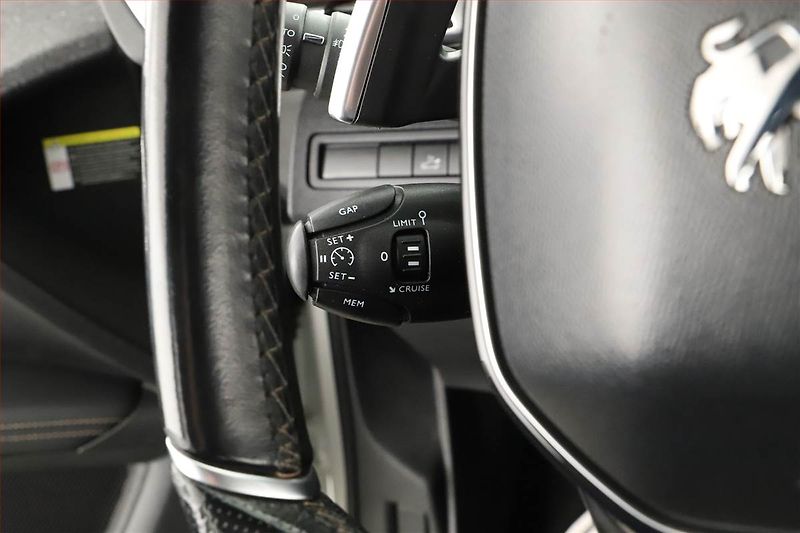 Peugeot 5008 (2019) PureTech 180 - fotka 19 z 21