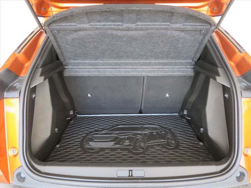 Peugeot 2008 (2022) Allure 1.2 PureTech, Automat - fotka 14 z 17