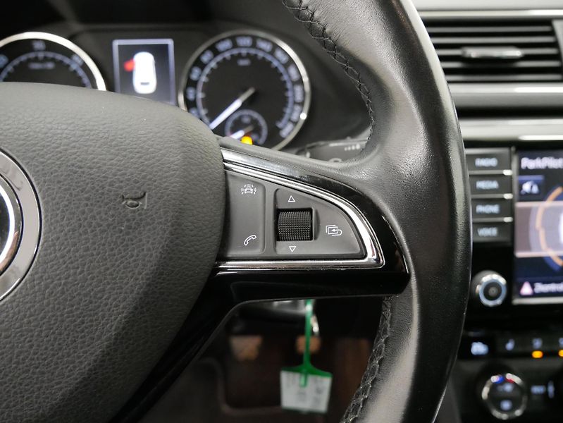 Škoda Superb - fotka 15 z 24