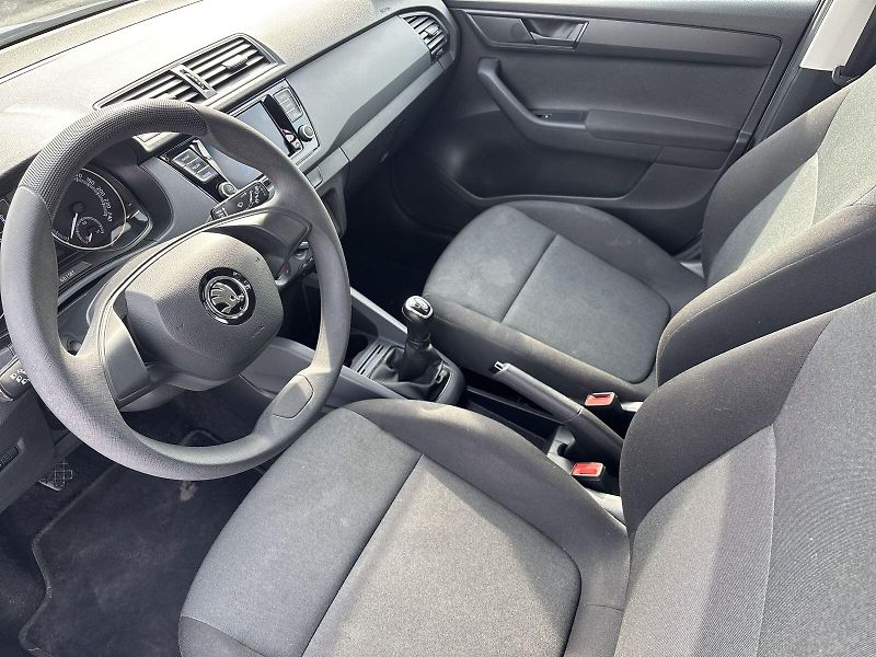 Škoda Fabia (2022) Combi Tour 1.0 TSI Active - fotka 7 z 23