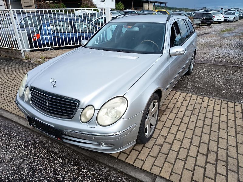 Mercedes-Benz Třídy E (2004) 3.2 165kw - fotka 11 z 40