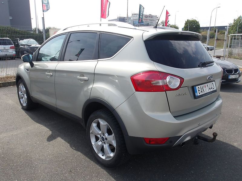 Ford Kuga 2,0TDCi 100 kW ! TITANIUM ! - fotka 4 z 29
