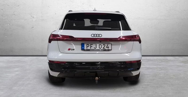Audi Q8 e-tron 55 Q 360k Matrix 4 zóny Pano - fotka 4 z 13