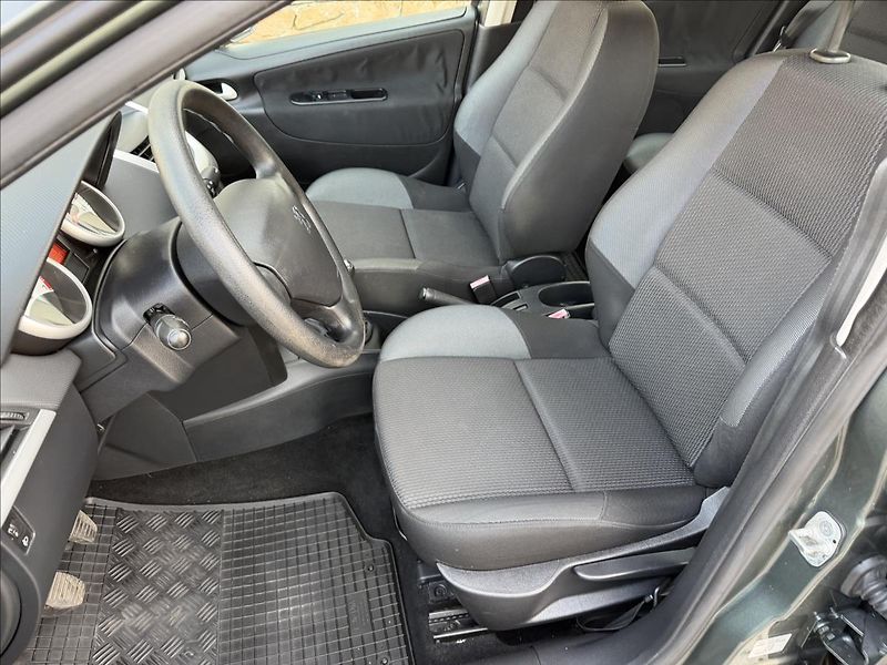 Peugeot 207 1,4 KLIMA BEZ KOROZE - fotka 12 z 18