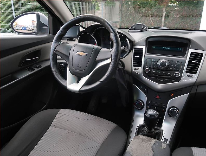 Chevrolet Cruze (2009) 1.6 i 16V, nová STK, v provozu - fotka 7 z 15