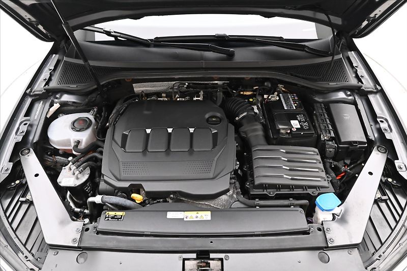 Volkswagen Passat 2,0 TDI 110 kW DSG Business Zá - fotka 9 z 31