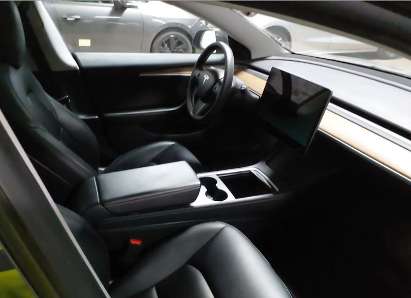 Tesla Model 3 (2022) AWD Long Range 2023 AMD Ryzen - fotka 2 z 4