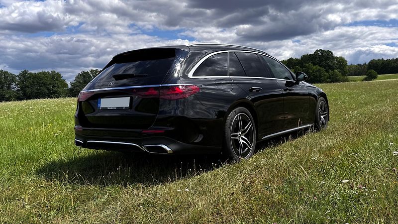 Mercedes-Benz Třídy E E220d, AMG, záruka, nájezd - fotka 7 z 22
